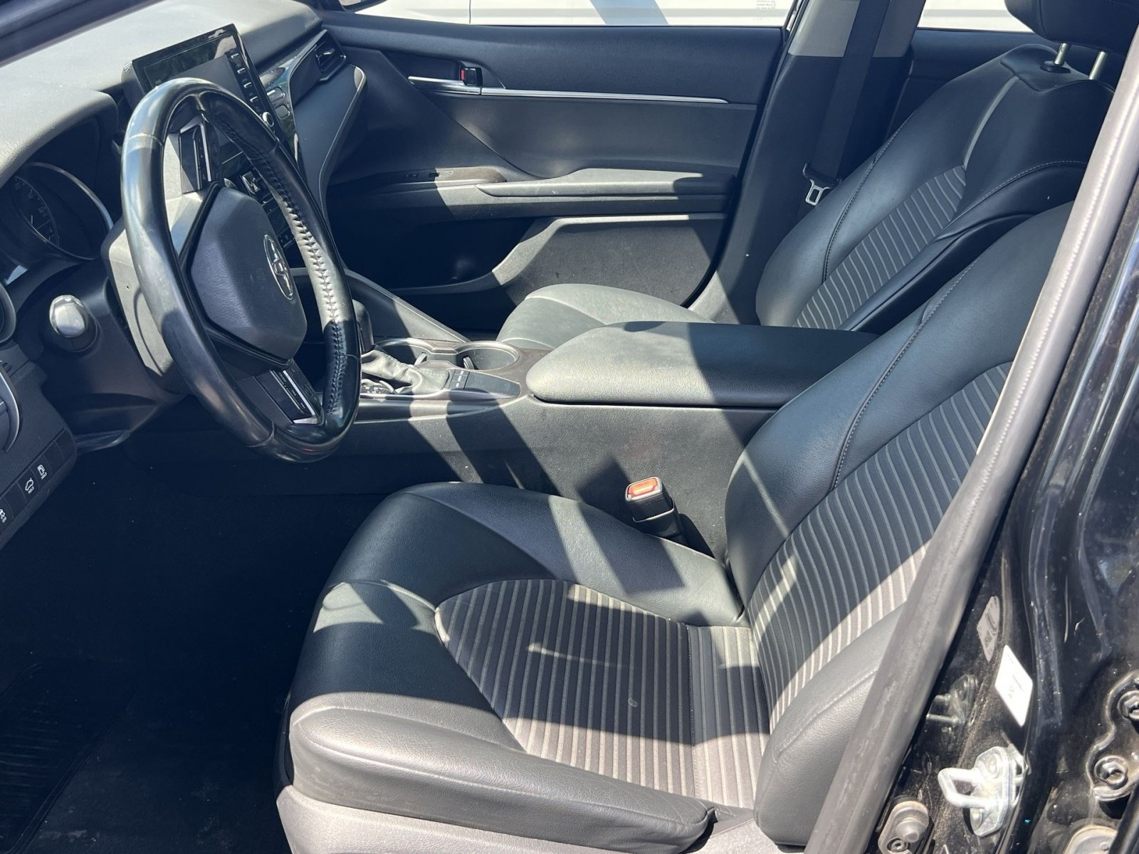 Used 2022 Toyota Camry SE FWD image 10