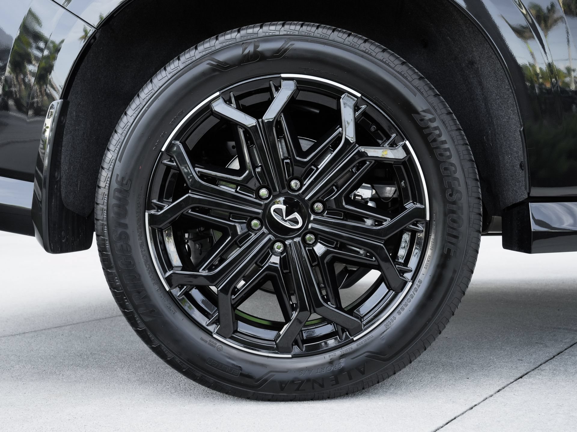 Certified 2026 INFINITI QX80 4WD w/ Sport Exterior Package image 27