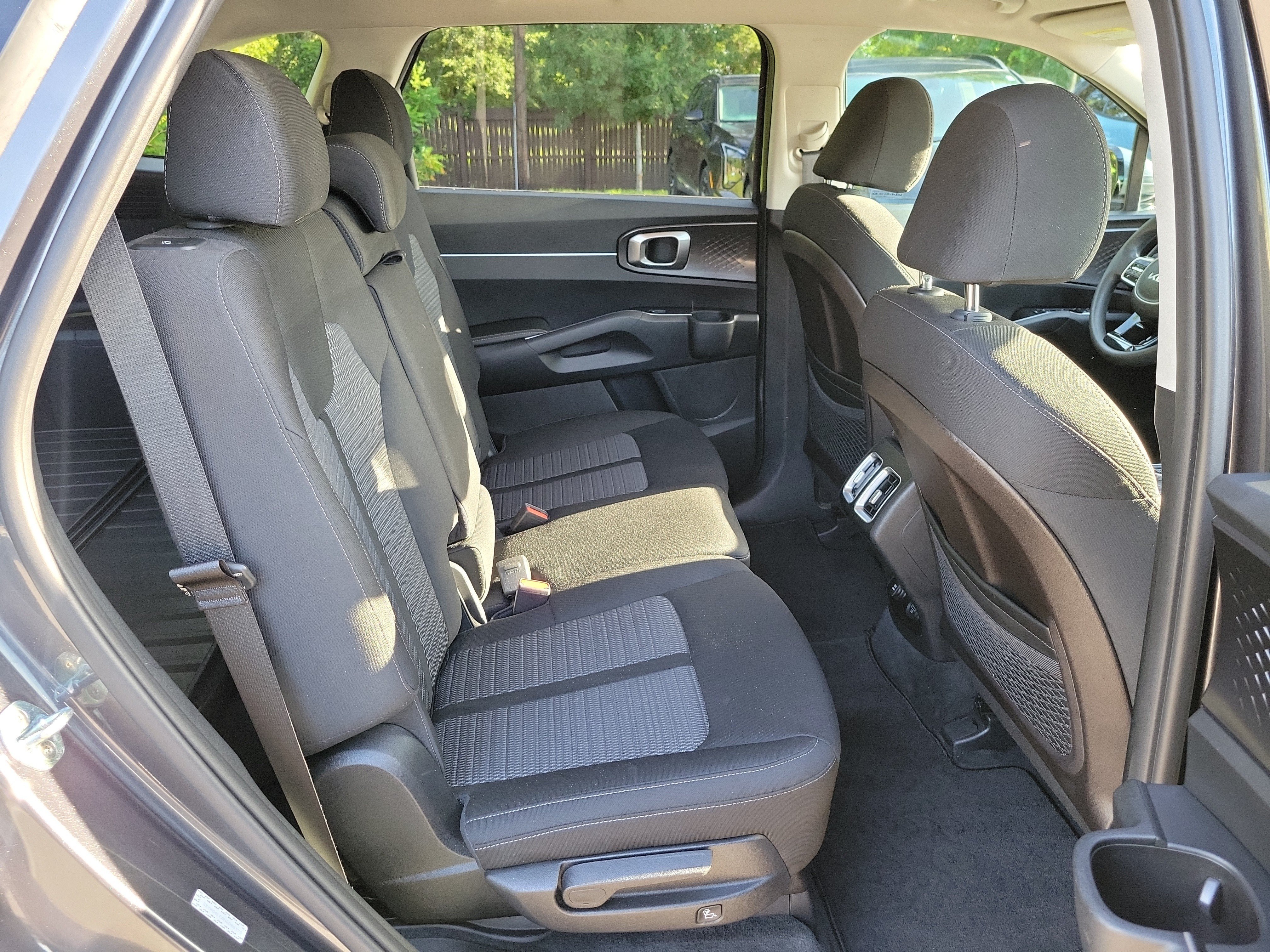 Certified 2022 Kia Sorento LX FWD image 12