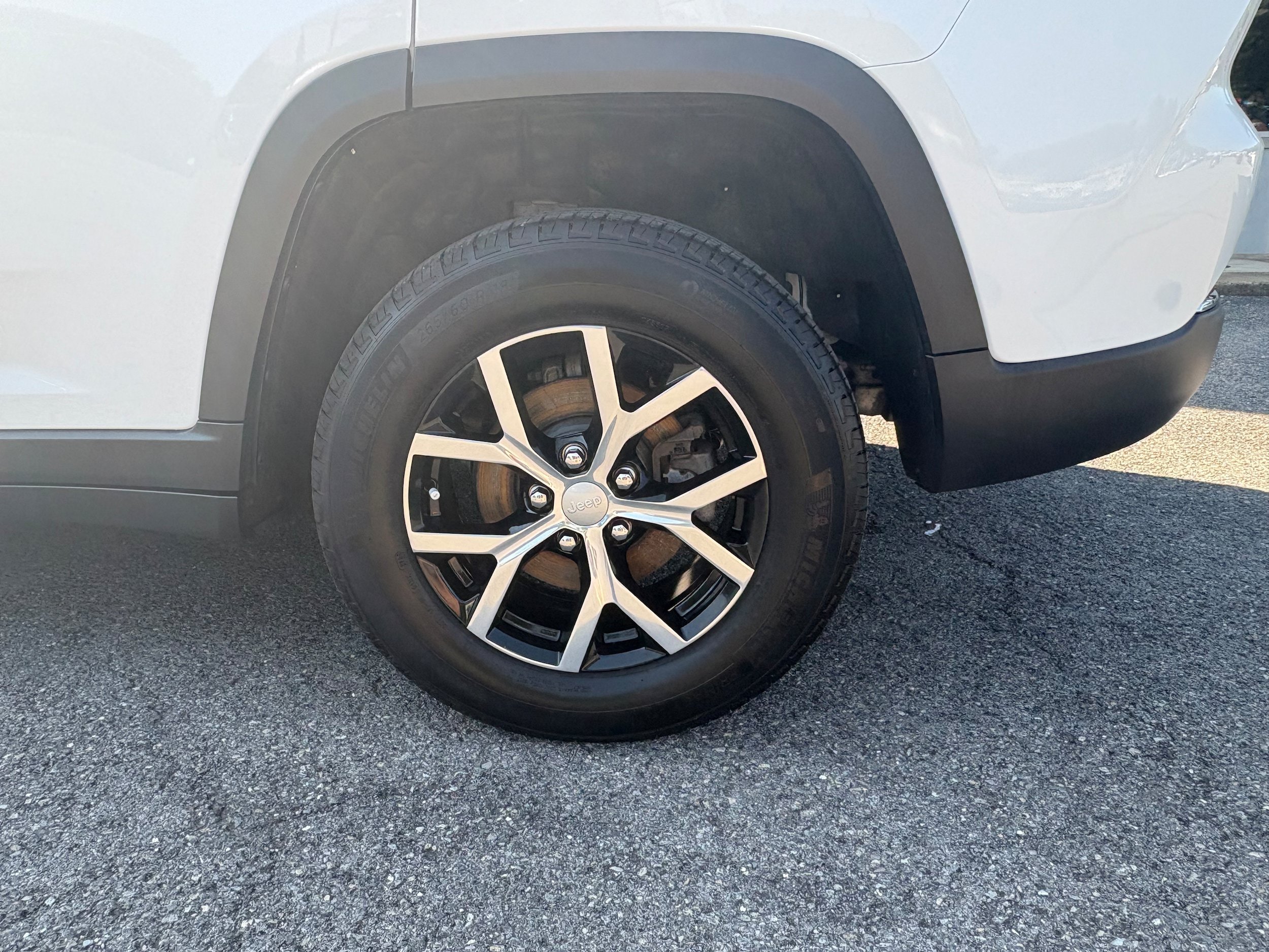 Certified 2025 Jeep Grand Cherokee Limited AWD/4WD image 10