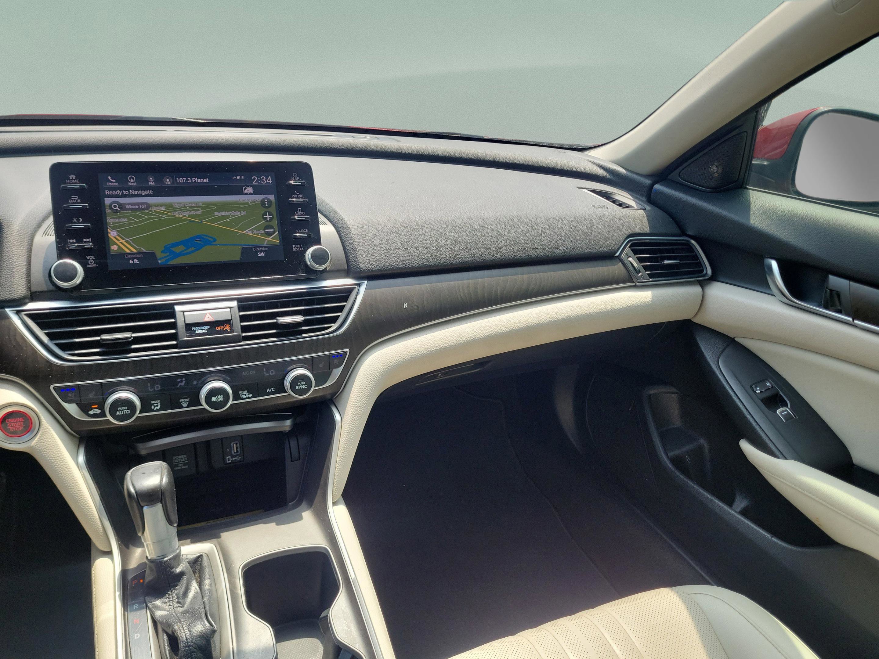 Used 2018 Honda Accord Touring image 17