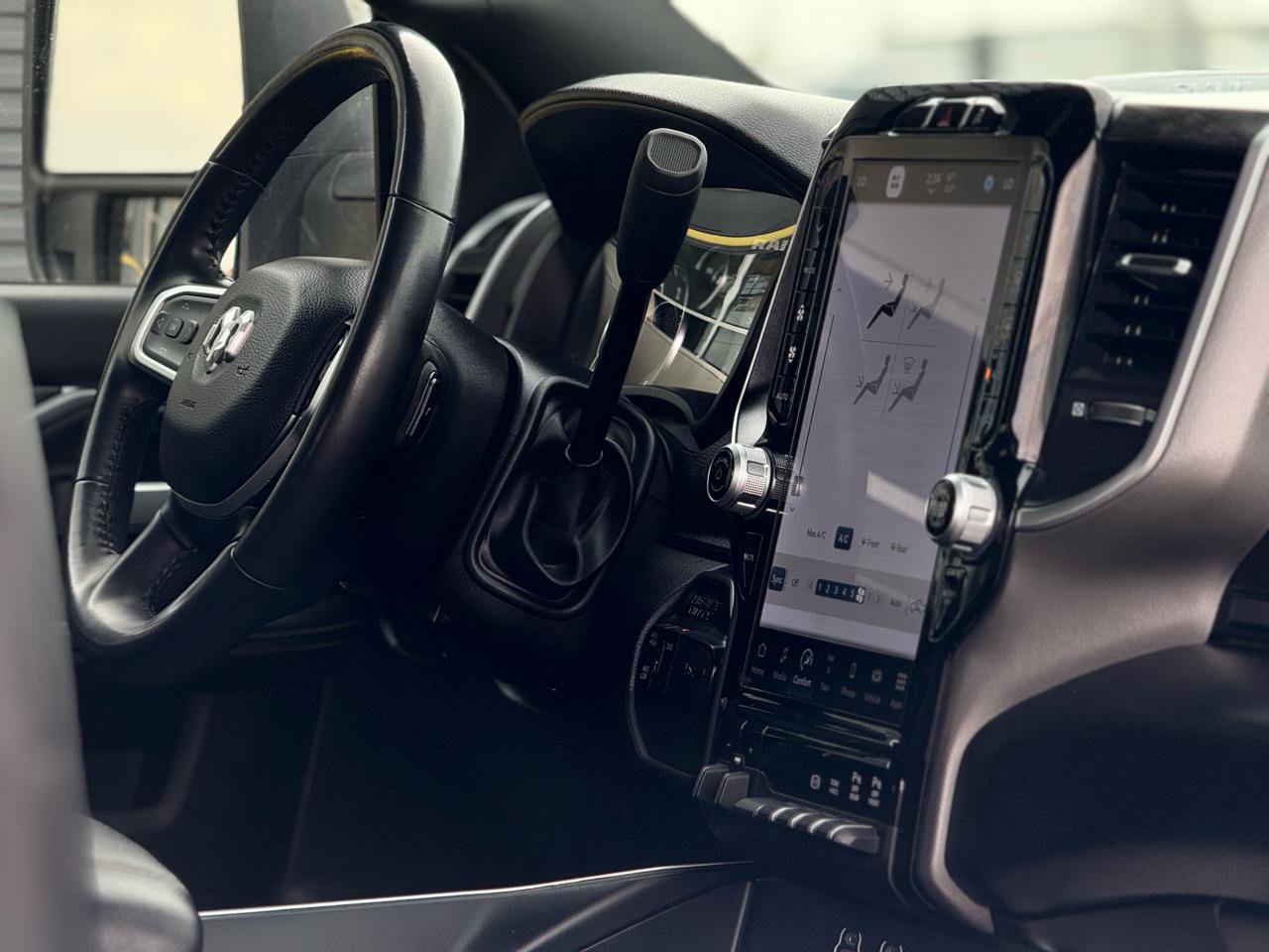 Used 2024 RAM 3500 Big Horn w/ Sport Appearance Package image 12