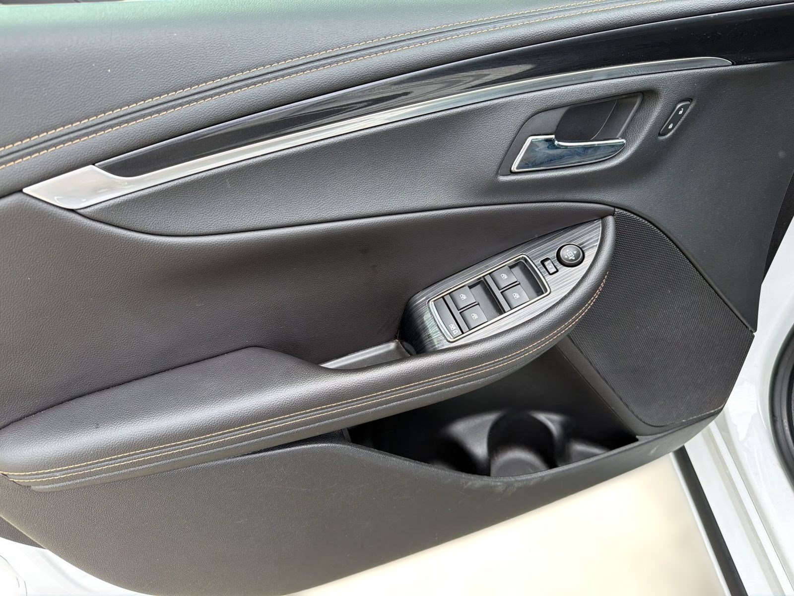 Certified 2019 Chevrolet Impala LT FWD image 14