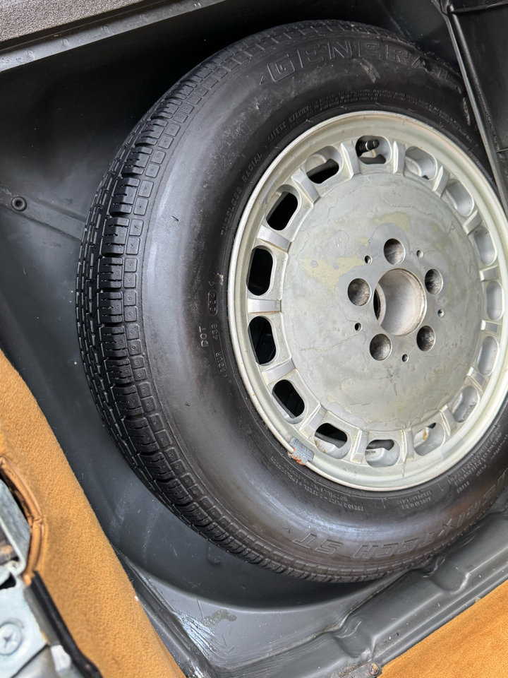 Used 1988 Mercedes-Benz 560 SL image 32