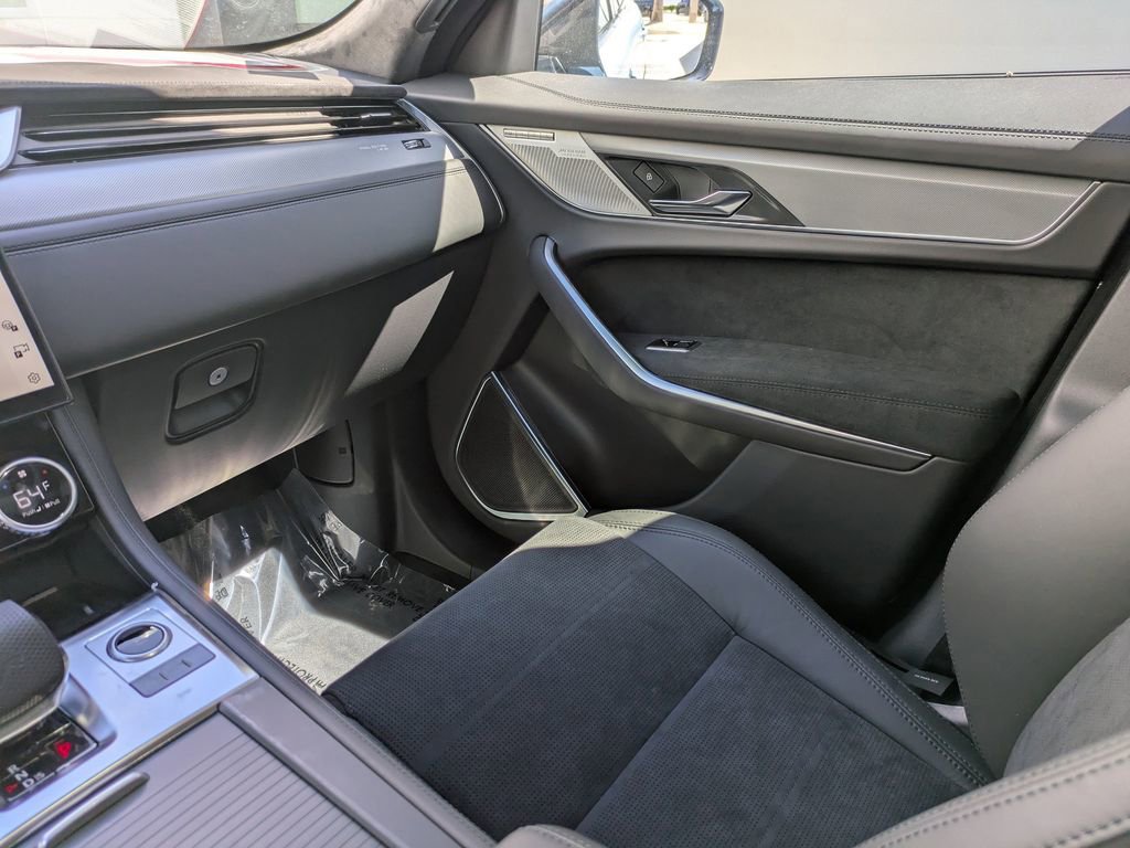 New 2026 Jaguar F-PACE SVR image 19