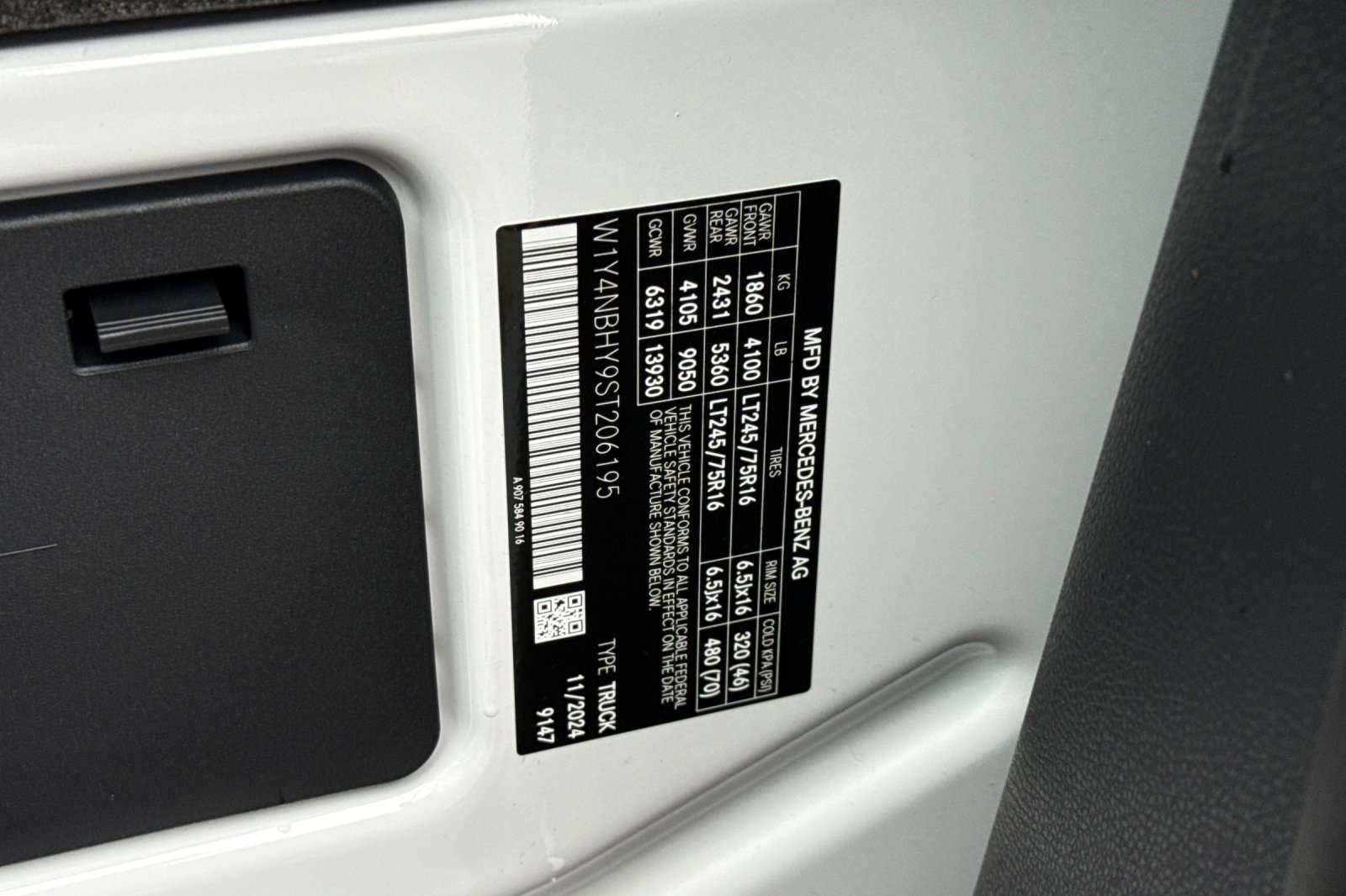 New 2025 Mercedes-Benz Sprinter 2500 image 28