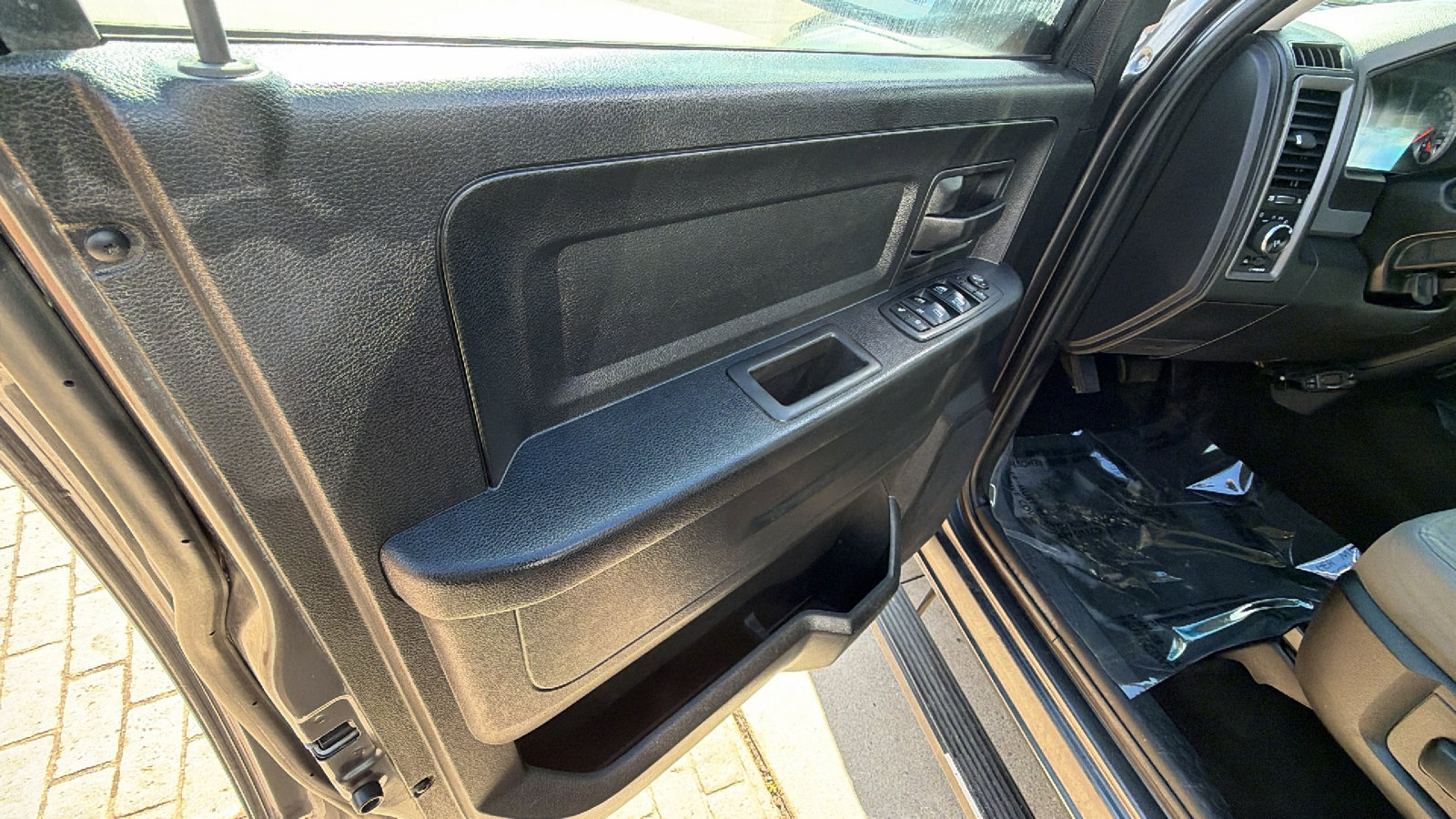 Used 2017 RAM 1500 Express w/ Express Value Package image 14