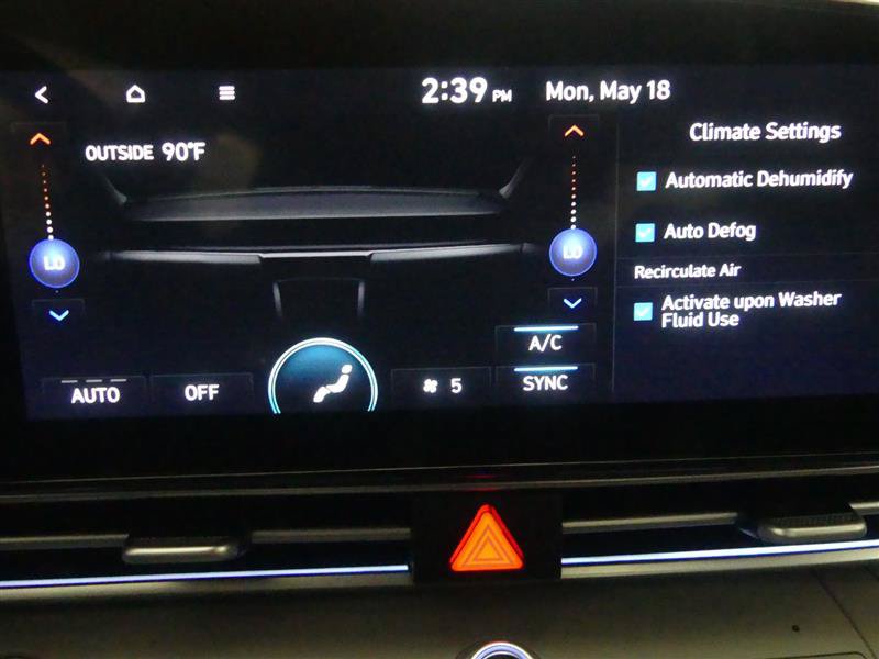 Used 2025 Hyundai Elantra SEL FWD image 14