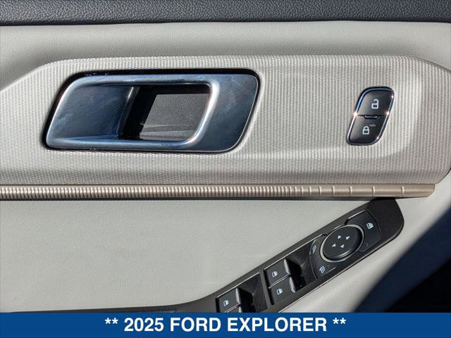 Certified 2025 Ford Explorer Active w/ Active Comfort Package image 11
