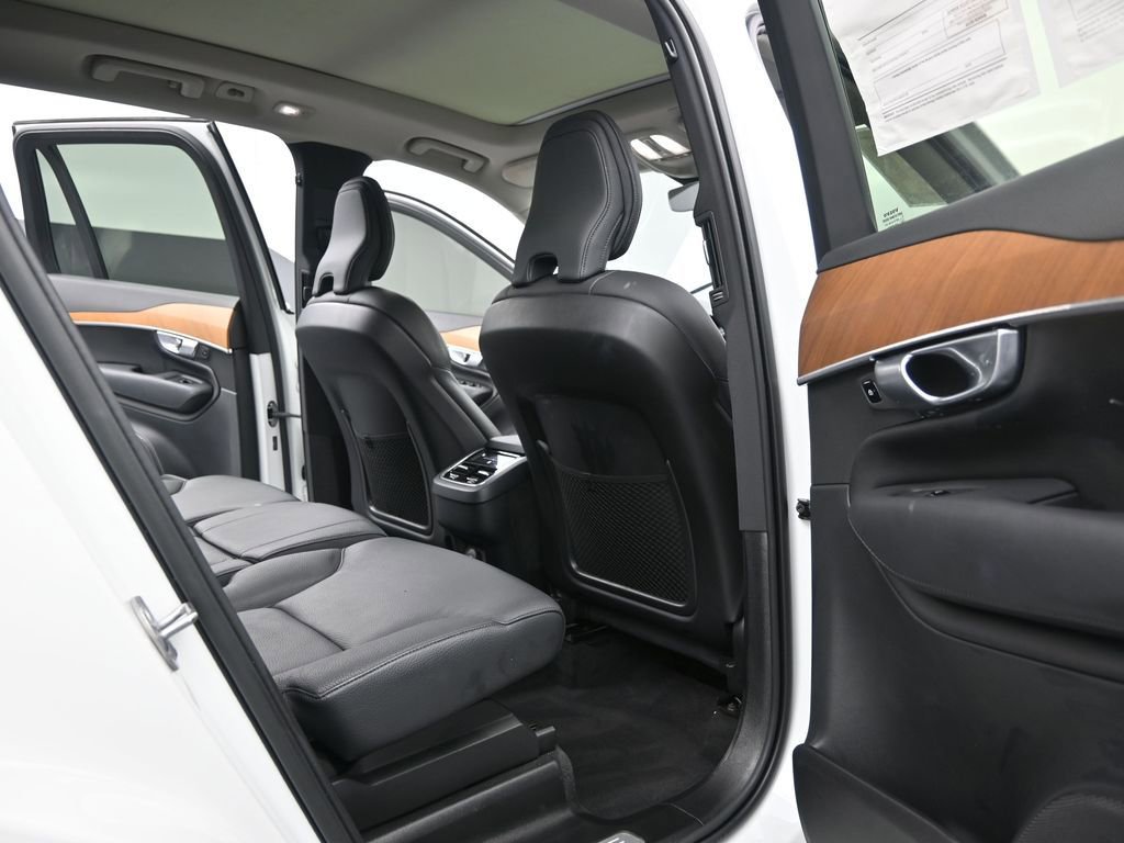 Certified 2024 Volvo XC90 B5 Plus image 18