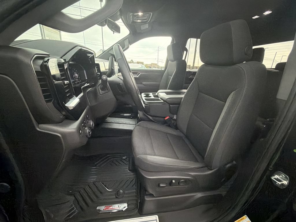 Used 2025 Chevrolet Silverado 1500 LT Trail Boss w/ Protection Package AWD/4WD image 19