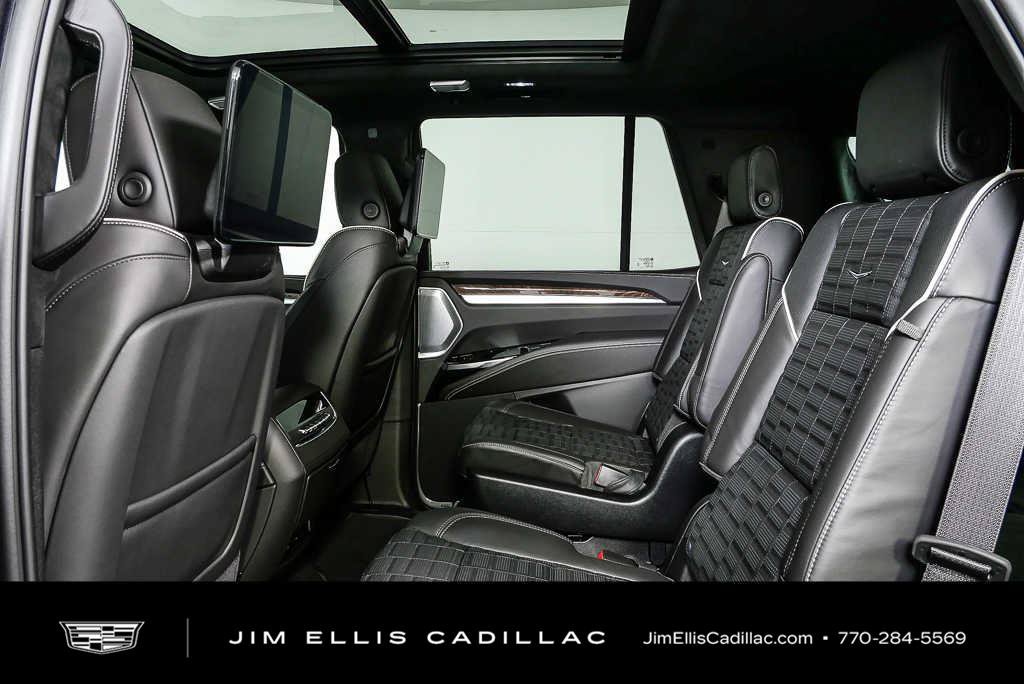 New 2026 Cadillac Escalade Platinum Sport AWD/4WD image 19