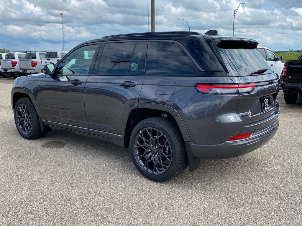New 2026 Jeep Grand Cherokee Summit w/ Obsidian Package AWD/4WD image 4