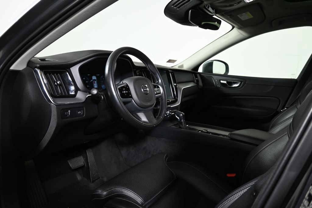 Used 2019 Volvo XC60 T6 Inscription w/ Protection Package Premier AWD/4WD image 4