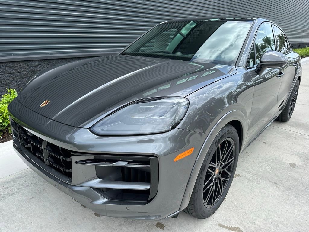 Used 2025 Porsche Cayenne GTS image 6