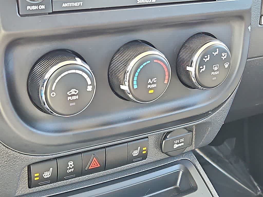 Used 2017 Jeep Patriot High Altitude FWD image 15