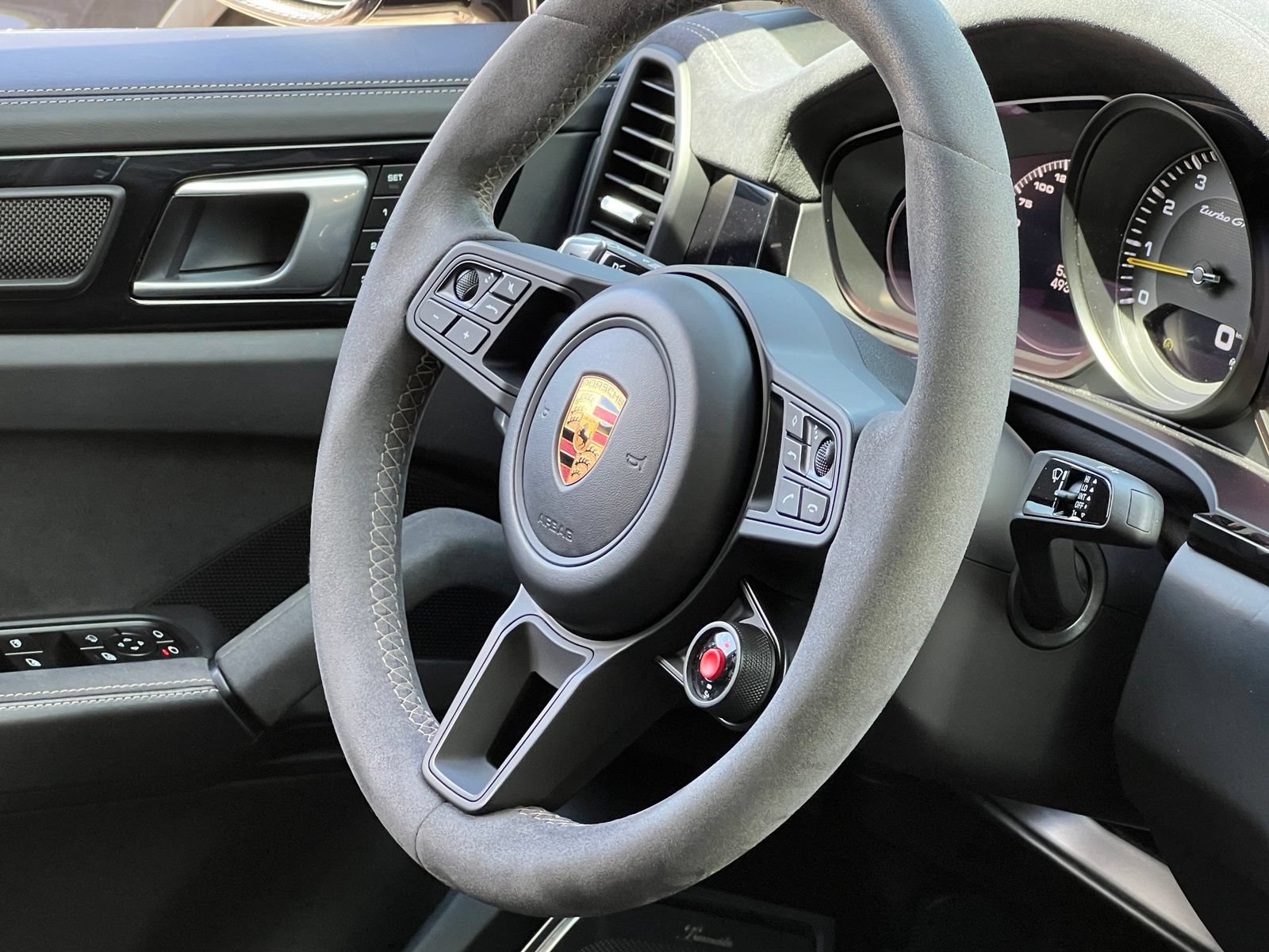 Used 2022 Porsche Cayenne Turbo GT AWD/4WD image 41
