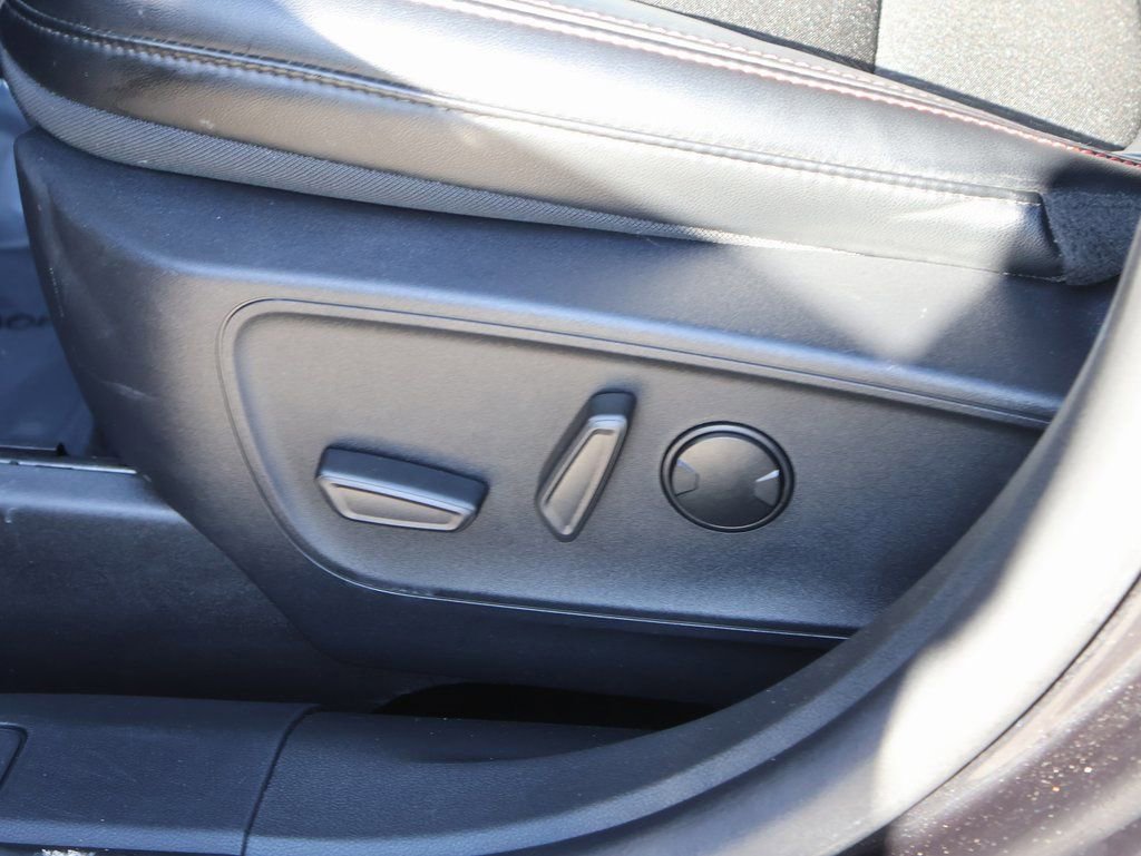 Certified 2025 Ford Escape ST-Line image 24