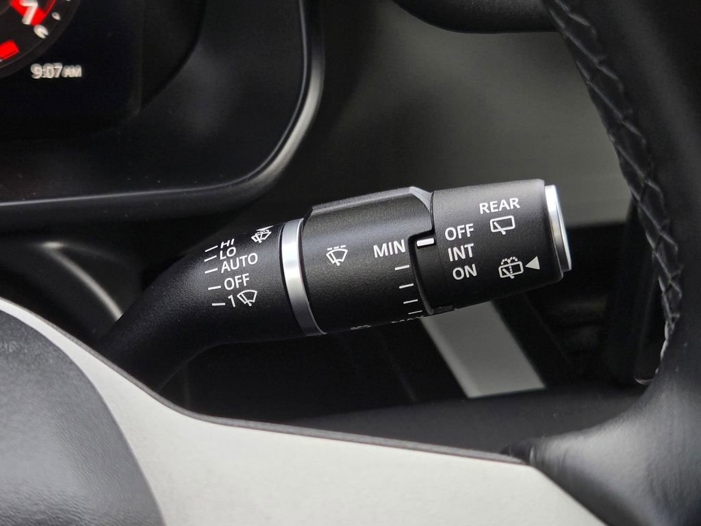 Used 2024 Land Rover Defender 110 X-Dynamic SE image 33