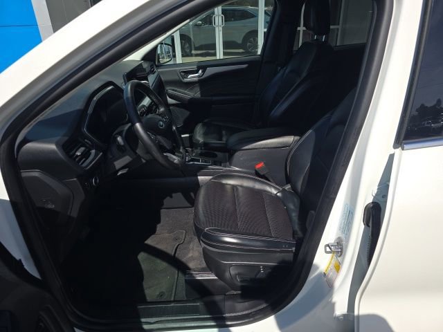 Used 2023 Ford Escape Platinum w/ Class II Trailer Tow Package image 9