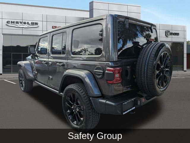 Used 2025 Jeep Wrangler Unlimited Sahara w/ Safety Group image 5