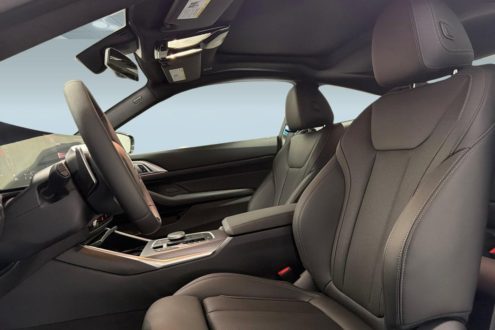 New 2026 BMW 430i Coupe w/ Parking Assistance Package image 19