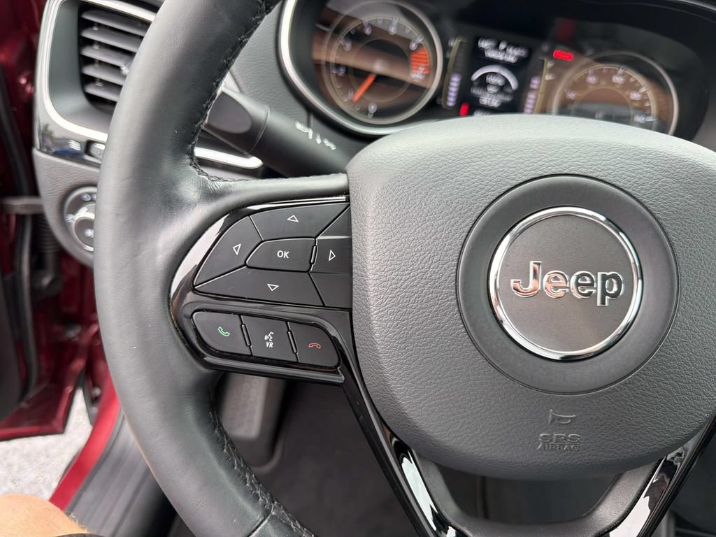 Used 2021 Jeep Cherokee Latitude Plus AWD/4WD image 26