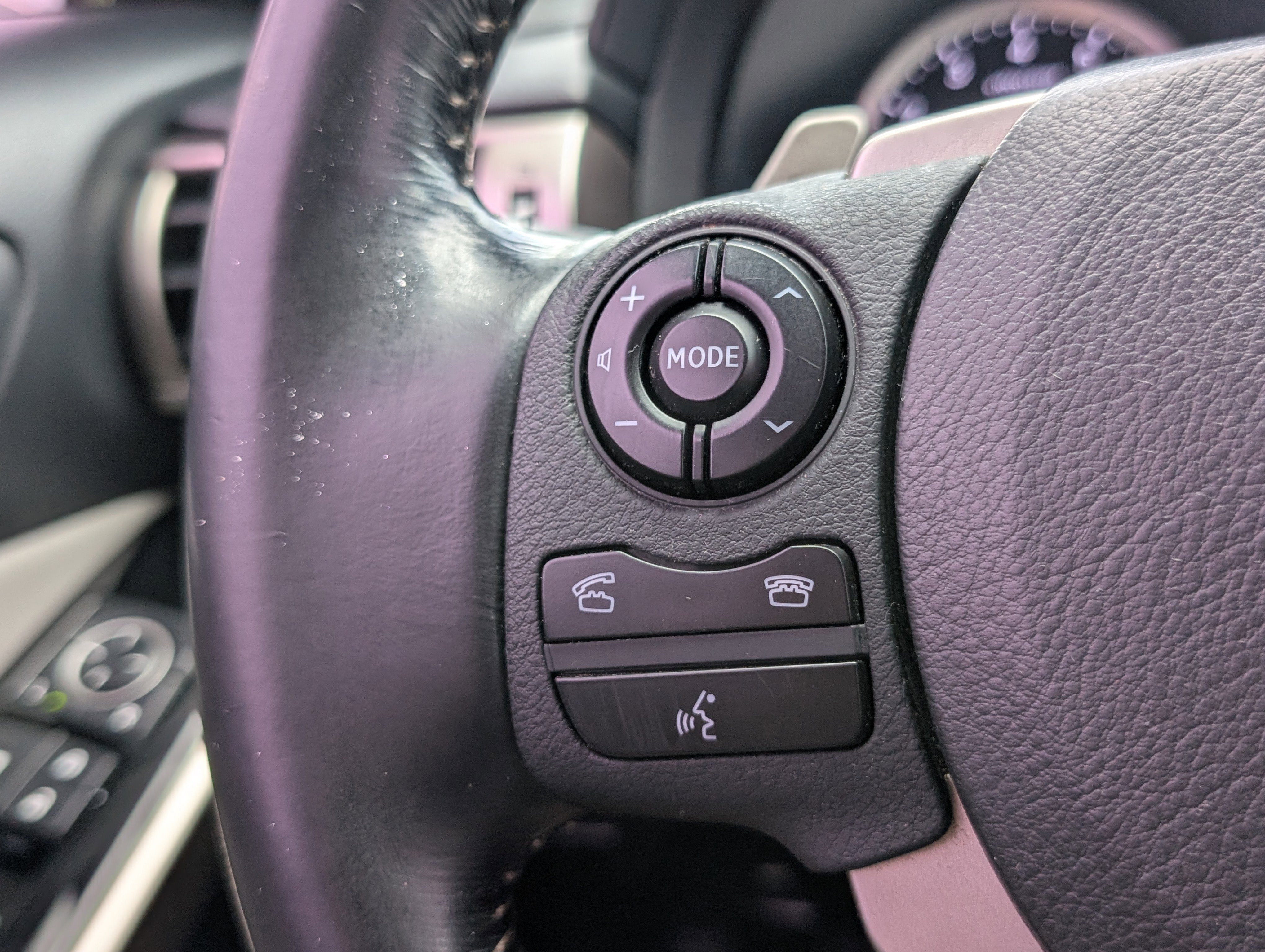 Used 2016 Lexus IS 350 w/ Navigation System Package RWD image 25