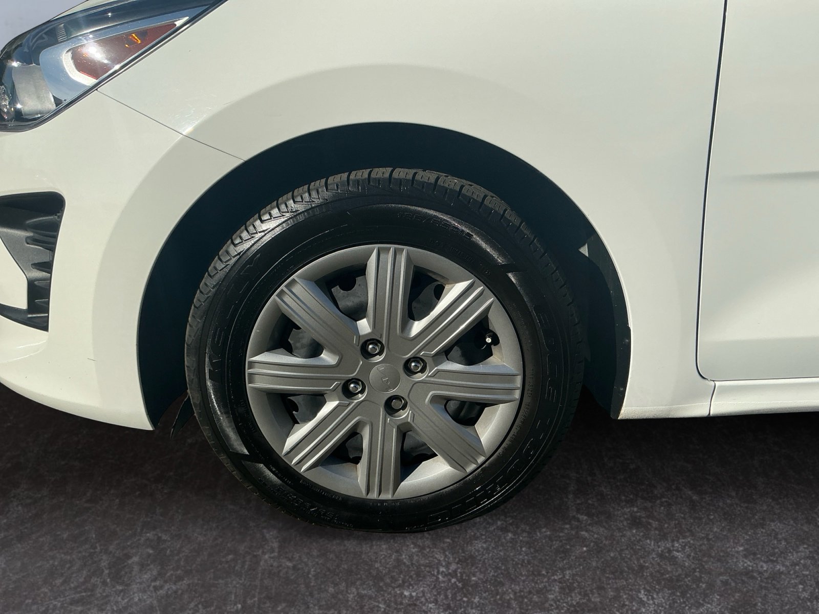 Used 2023 Kia Rio S image 10