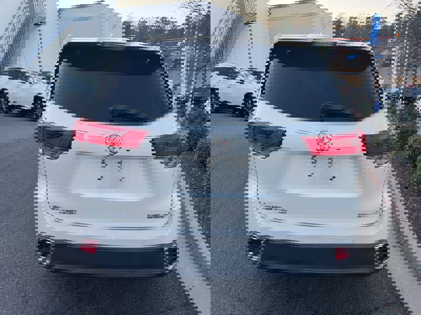 Used 2017 Toyota Highlander Limited image 9