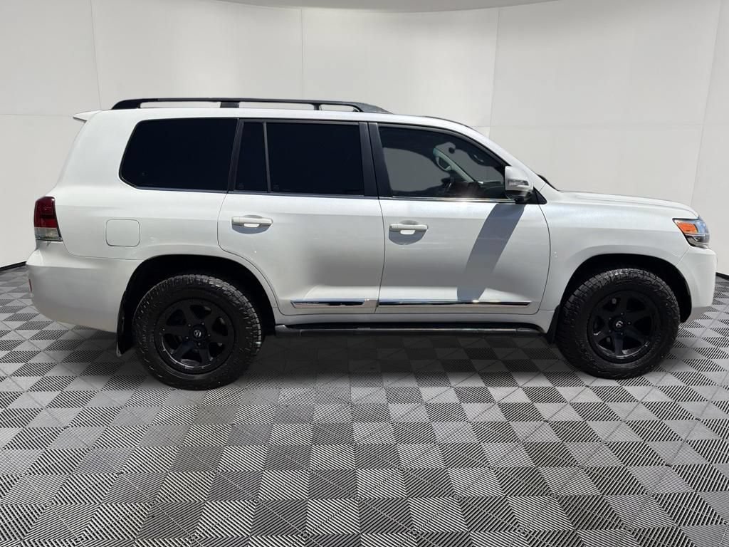 Used 2016 Toyota Land Cruiser AWD/4WD image 10