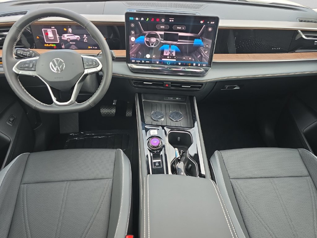 New 2027 Volkswagen Atlas SE FWD image 9