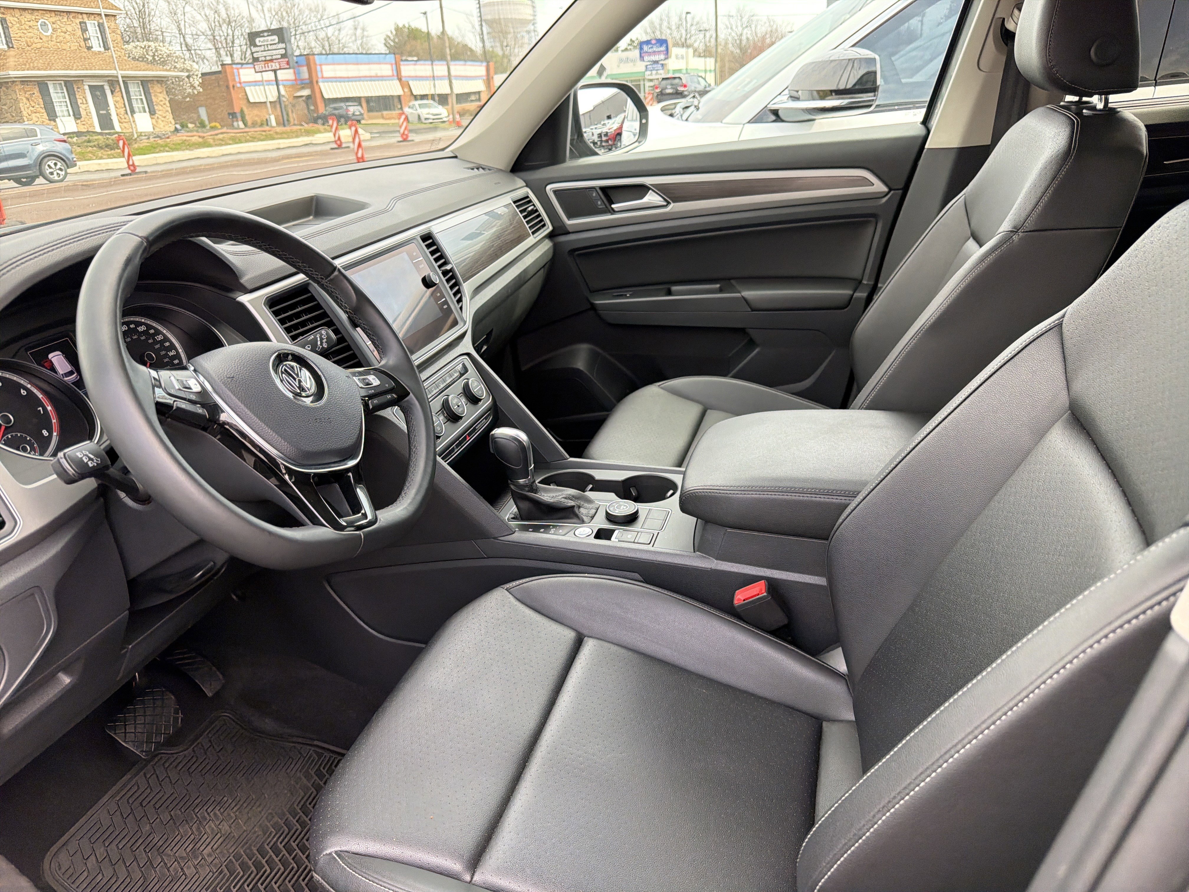 Used 2019 Volkswagen Atlas SE w/ Panoramic Sunroof Package image 18