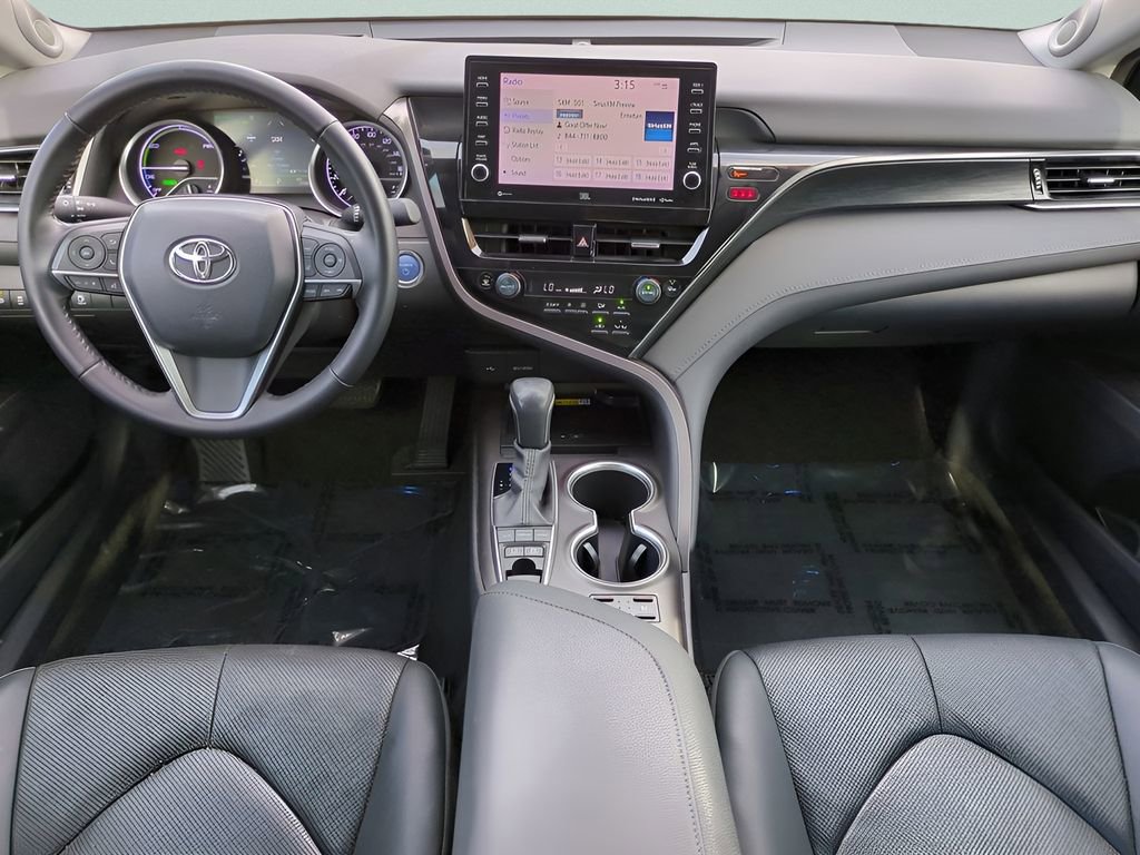 Used 2022 Toyota Camry XLE w/ Navigation Upgrade Package image 14