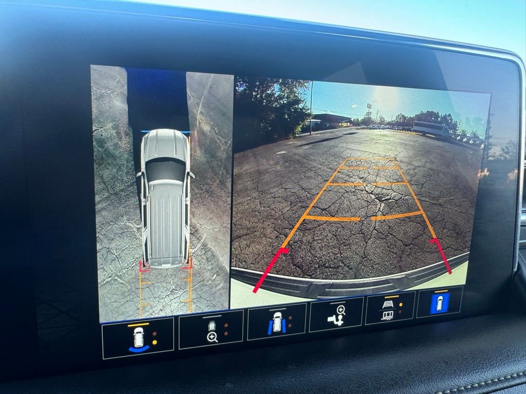 Used 2023 GMC Yukon SLT w/ SLT Premium Package image 28