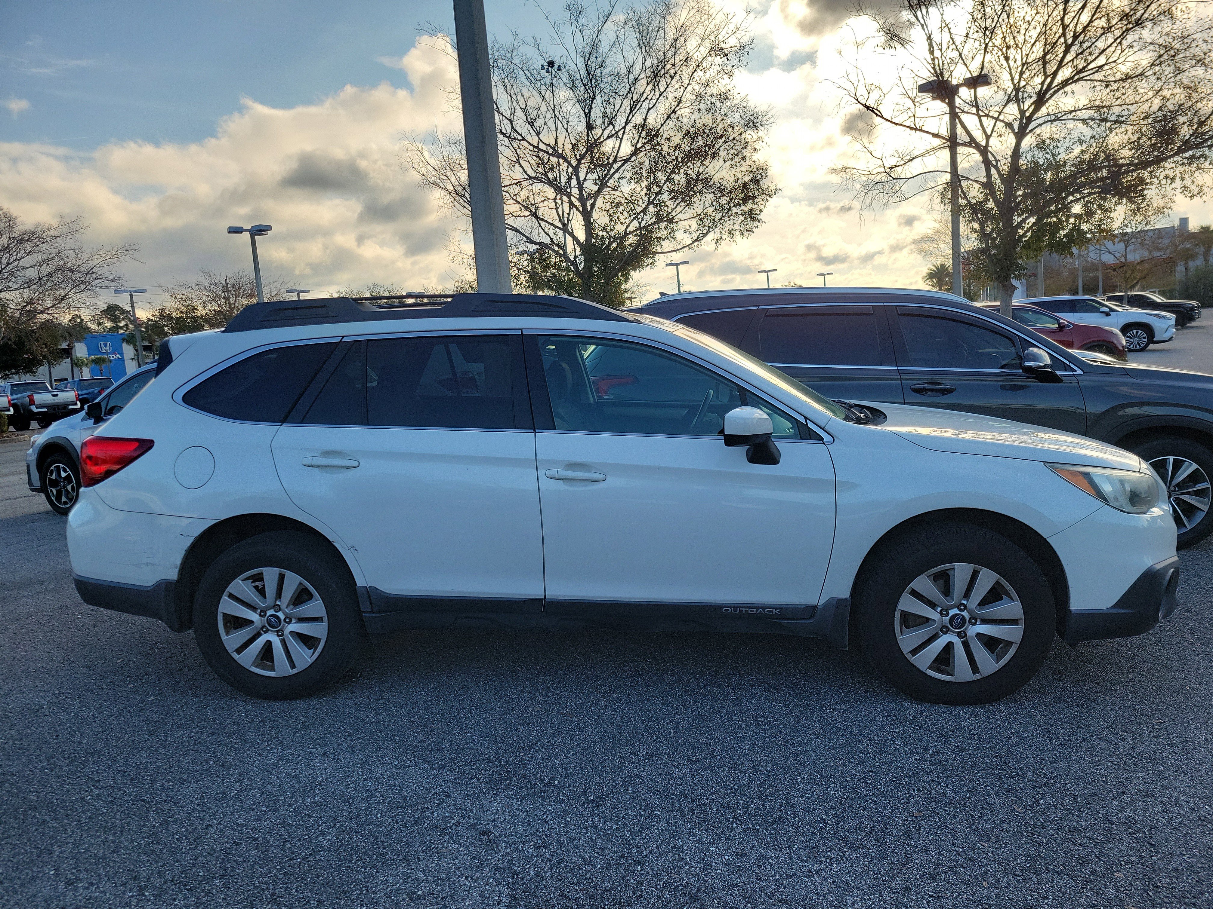 Used 2015 Subaru Outback 2.5i Premium image 9