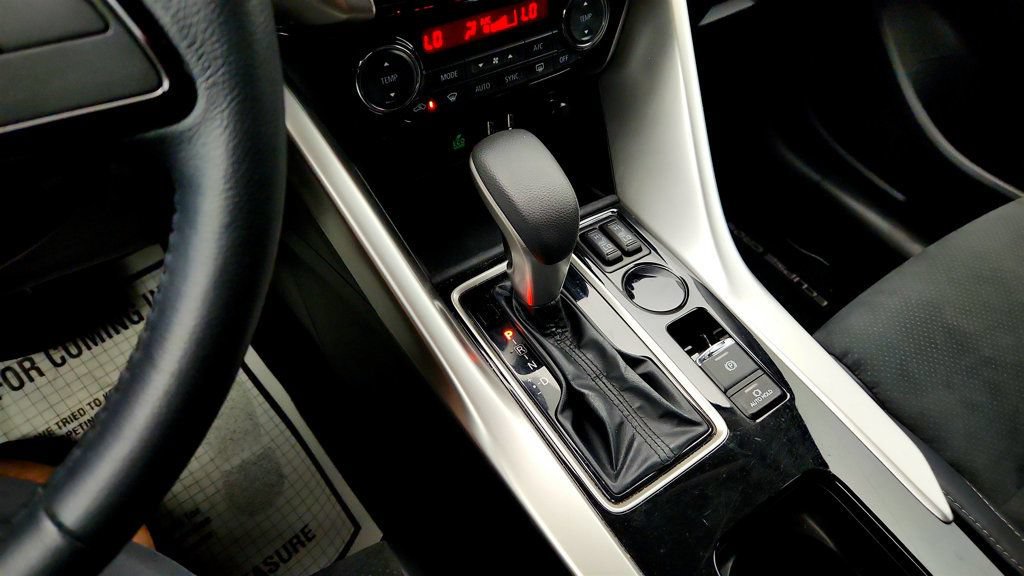 Used 2022 Mitsubishi Eclipse Cross SE FWD image 16