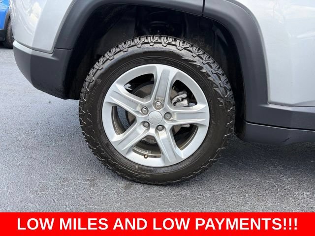 Used 2023 Jeep Compass Latitude AWD/4WD image 7