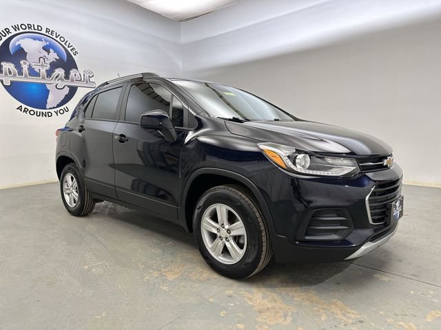 Used 2022 Chevrolet Trax LT w/ LT Convenience Package image 12