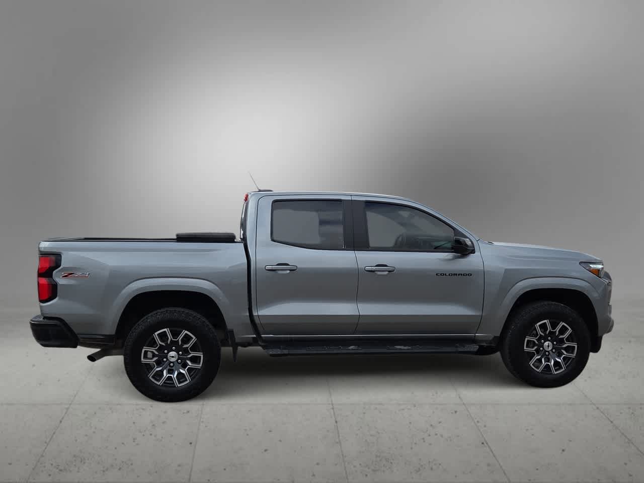 Used 2024 Chevrolet Colorado Z71 w/ Z71 Convenience Package 2 AWD/4WD image 9