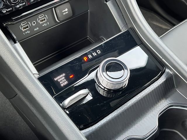 Used 2025 Jeep Grand Cherokee Limited w/ Black Appearance Package image 31