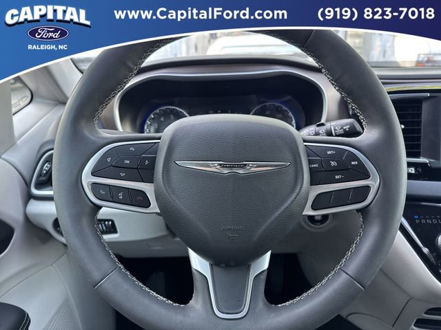 Used 2024 Chrysler Voyager LX image 34