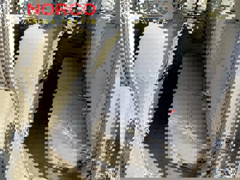 Used 2021 Nissan Frontier SV image 16