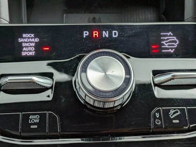 Certified 2023 Jeep Grand Cherokee Summit w/ Luxury Tech Group V AWD/4WD image 18
