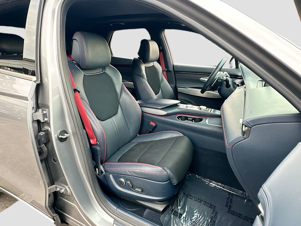 Used 2023 Genesis GV70 2.5T w/ Sport Prestige Package image 30