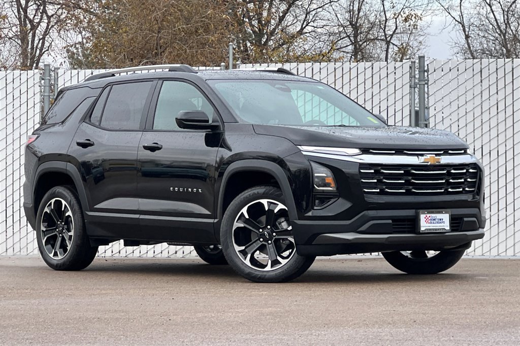 New 2026 Chevrolet Equinox LT w/ Convenience Package II image 2