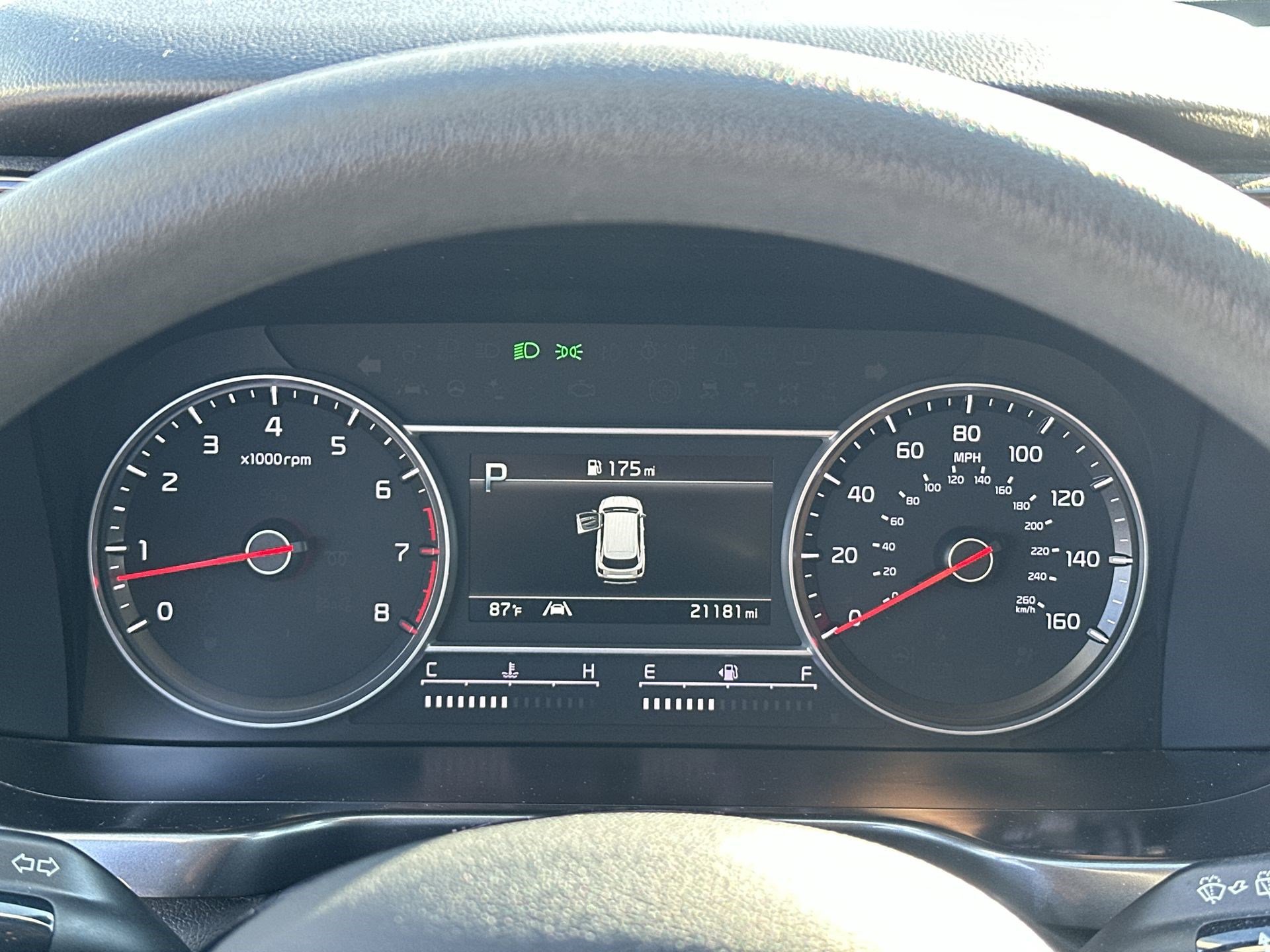 Used 2023 Kia Sorento LX image 10