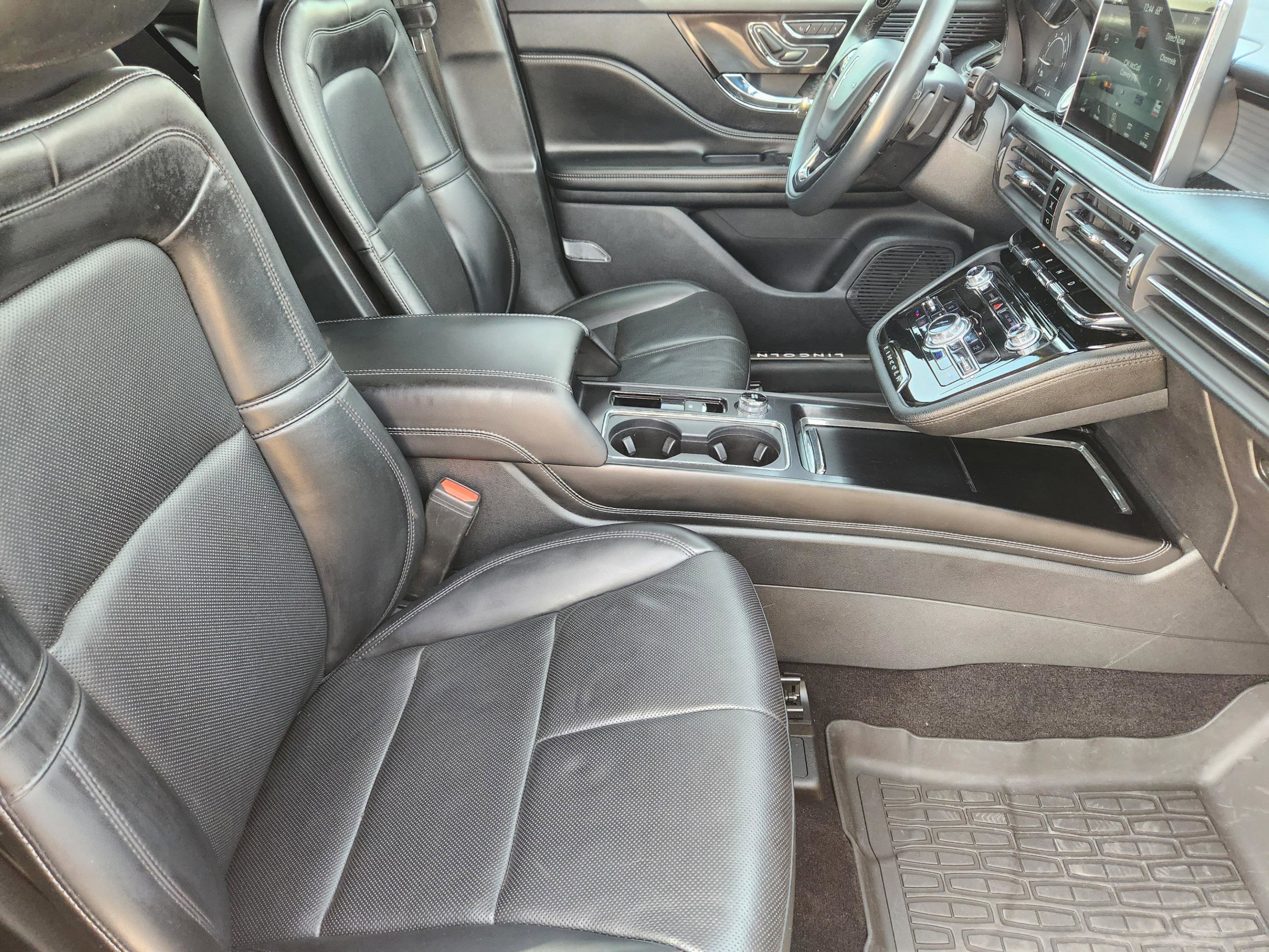 Used 2022 Lincoln Corsair AWD w/ Premium Package image 14