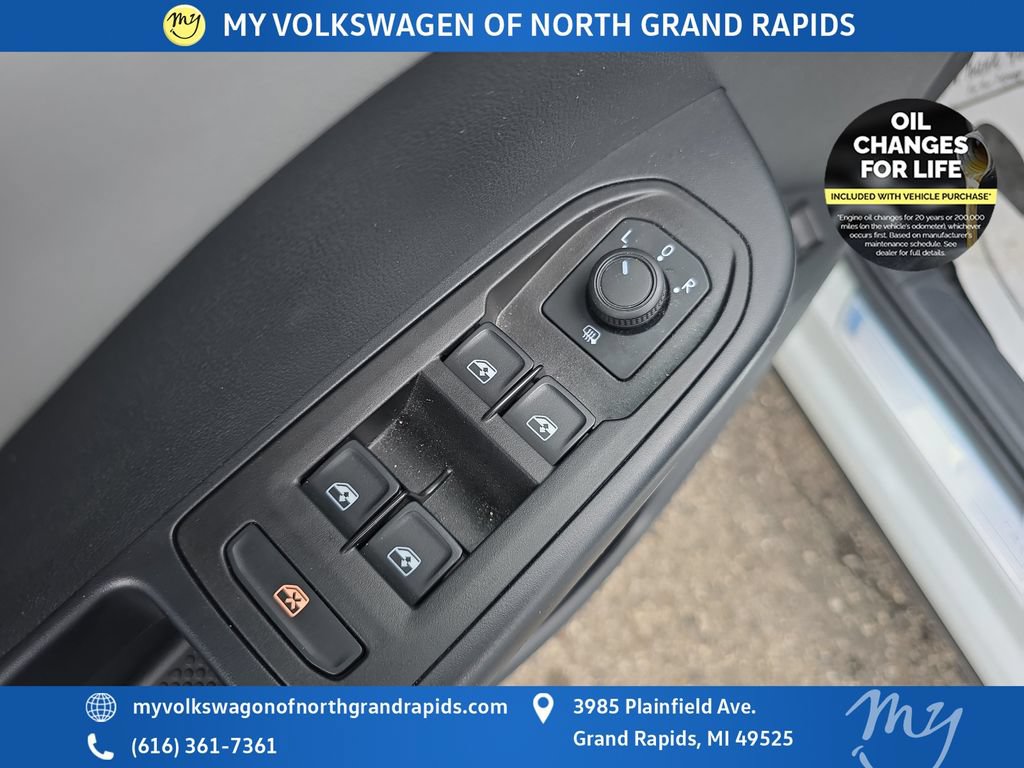 Used 2023 Volkswagen Taos SE FWD image 14