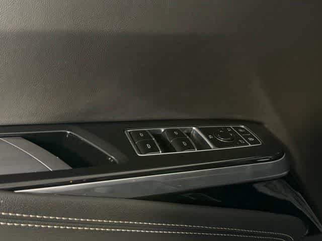 Used 2026 Cadillac Escalade Luxury AWD/4WD image 16